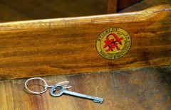 Stickley Associated Cabinetmakers co-joined decal signature, 1916-1919 and original L & J G Stickley key.